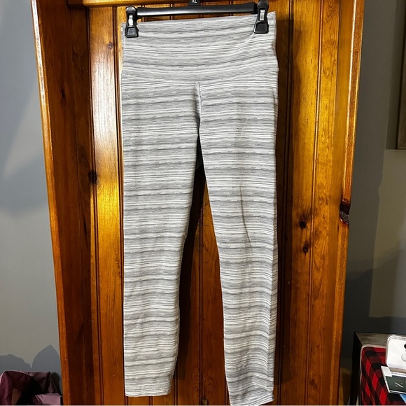 Lululemon High Times *Luxtreme‎ cyber stripe white silver fox size 10 - Picture 2 of 6